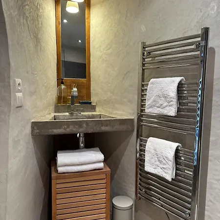Maison De Village Avec Piscine *